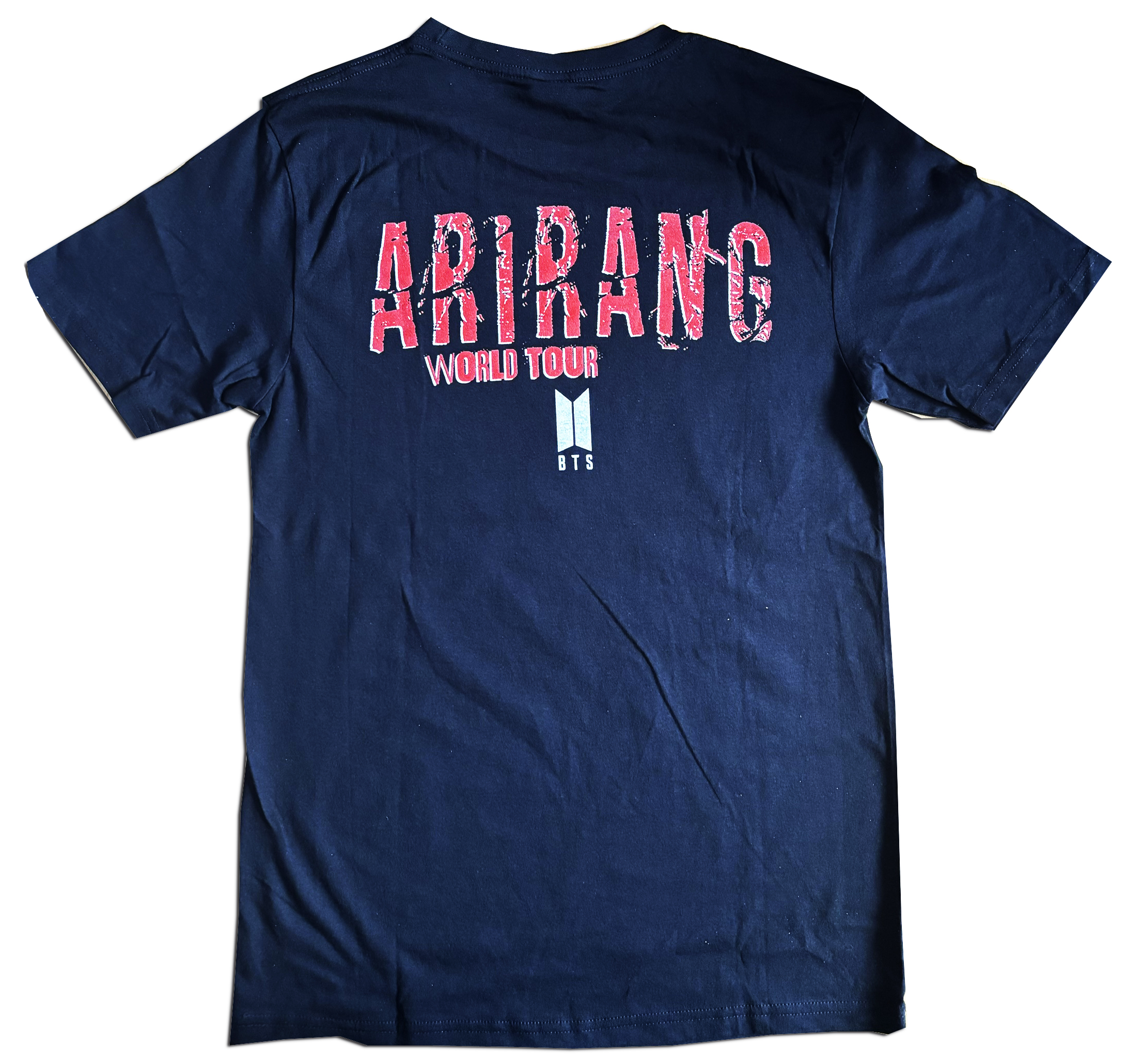Polera BTS Tour 2026 modelo blanco rojo